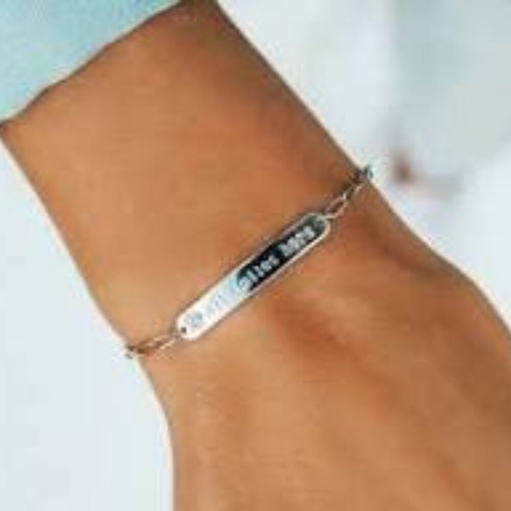 NWT - Puravida All Smiles Here Bracelet (Silver)